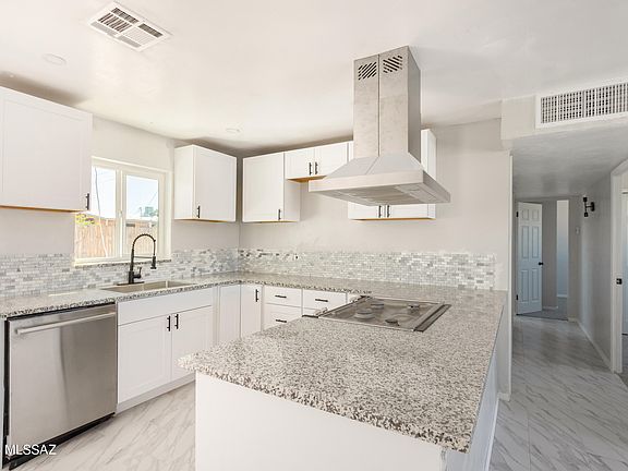 2nd image of 2549 N Jordan Dr