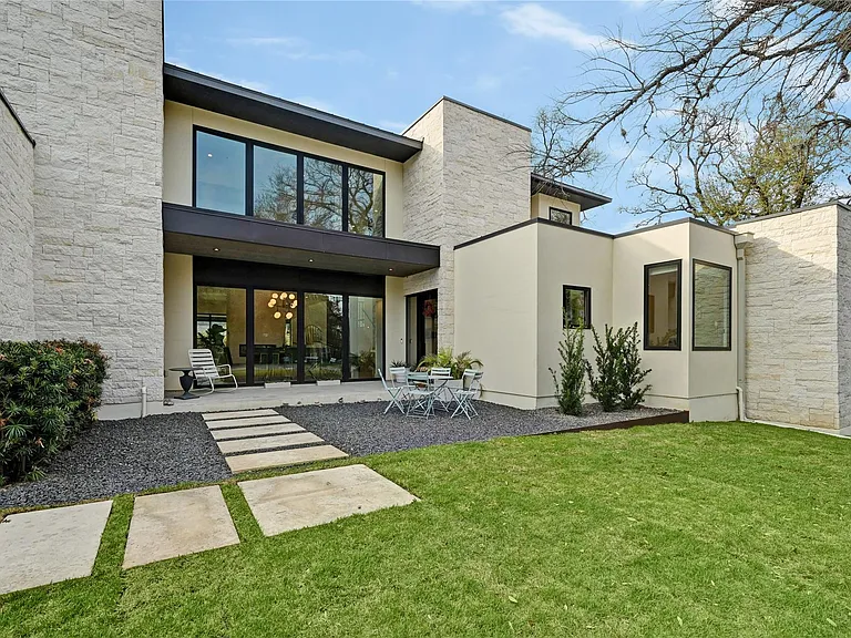 308 Briarwood Trl — Photo 2