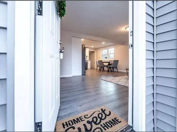175 Pringle St, Tewksbury, MA 01876