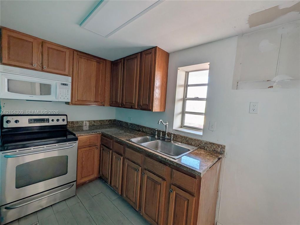3201 NE 14th Street Cswy APT 408, photo 4