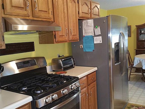 3rd image of 2860 Clifton Dr