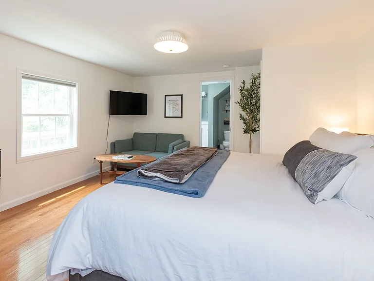 131 Courtland Ave — Photo 26