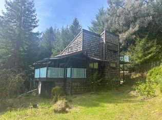 125 Eileen Rd, Whitethorn, CA 95589