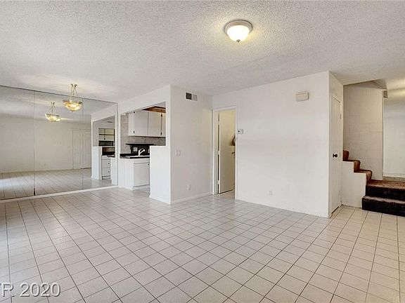 5th image of 3452 Villa Knolls West Dr