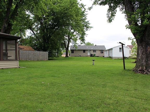 4th image of 333 Lakehill Dr