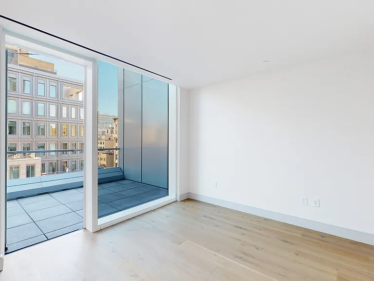 101 W 14th St #10B — Photo 5