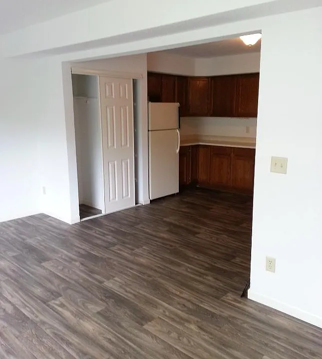 SL229-06 - Living Room-Kitchen_10042019