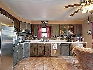 4 bed, 1680 sqft, $1,700 — Photo 2