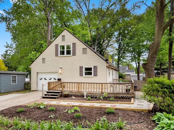 910 Foley Ave, Champaign, IL 61820