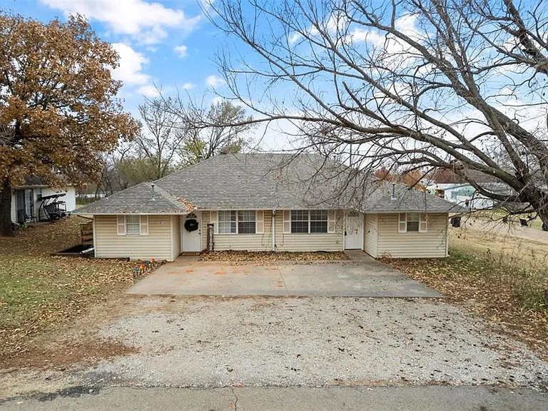 601 Dogwood Ave — Photo 1