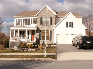 4828 Valdez Dr, Des Moines, IA 50310