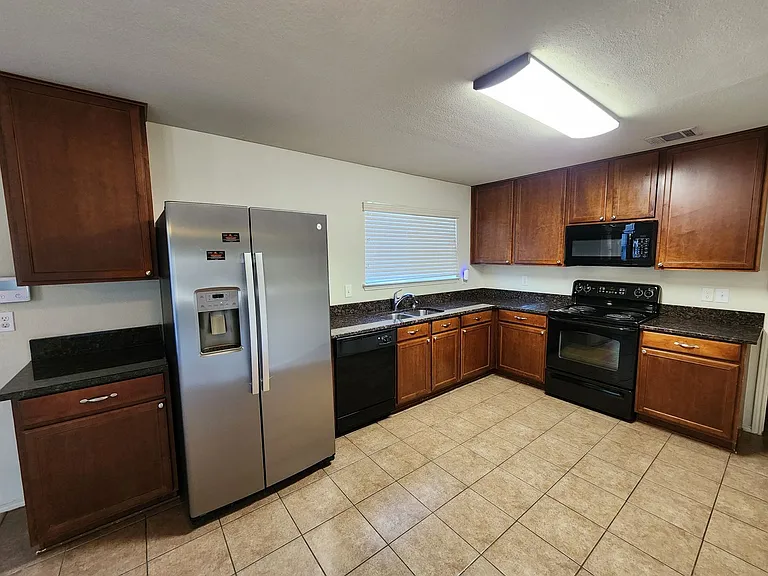 5709 Valley Stream Way — Photo 11