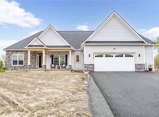 978 State Rd, Webster, NY 14580