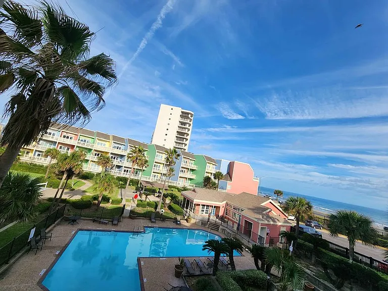 The Oceanfront Galveston Apartments — Photo 63