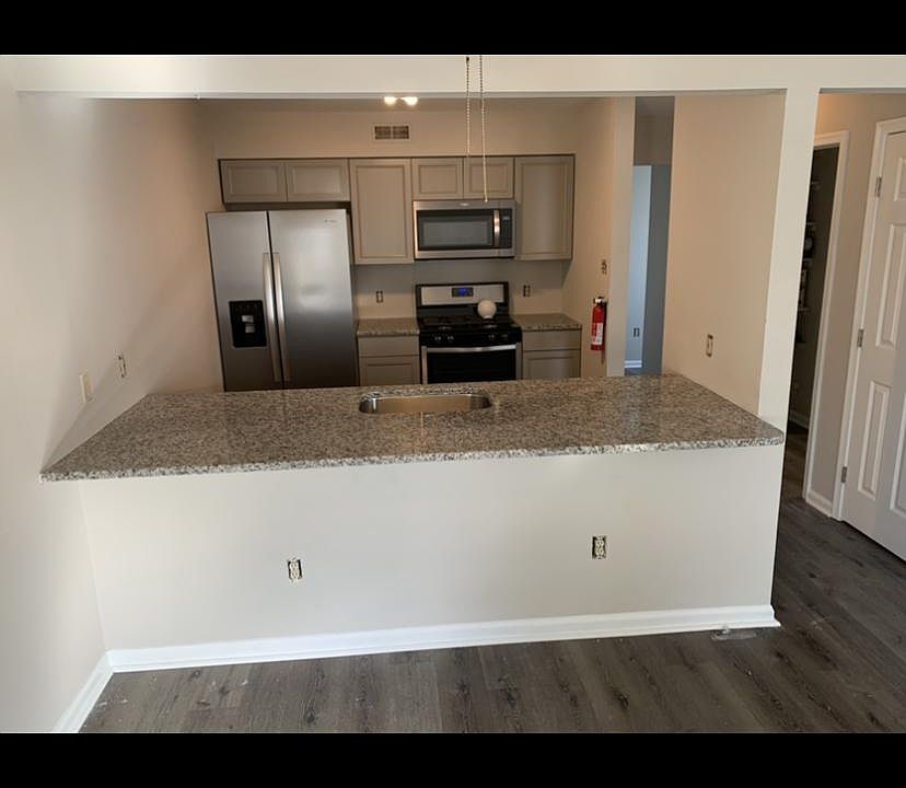 2nd image of 522 Washington Ave