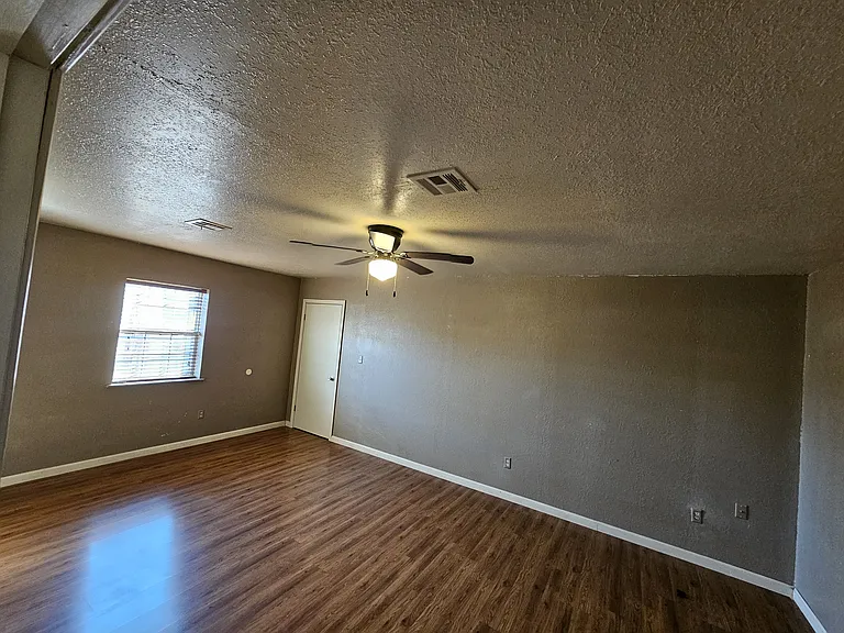 1436 Savannah Cir — Photo 6