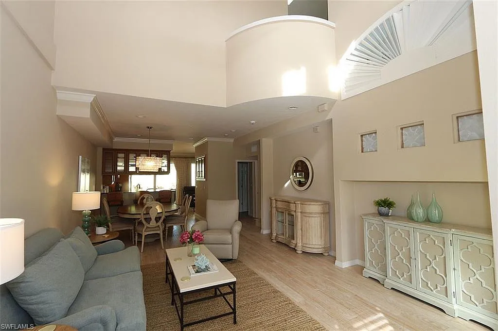 3 bed, 3.0 bath, 2310 sqft, $21,500 — Photo 3