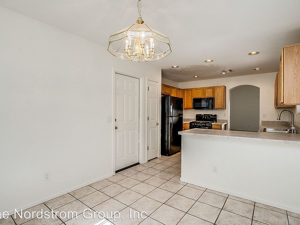 1st image of 6039 N Panorama Park Dr