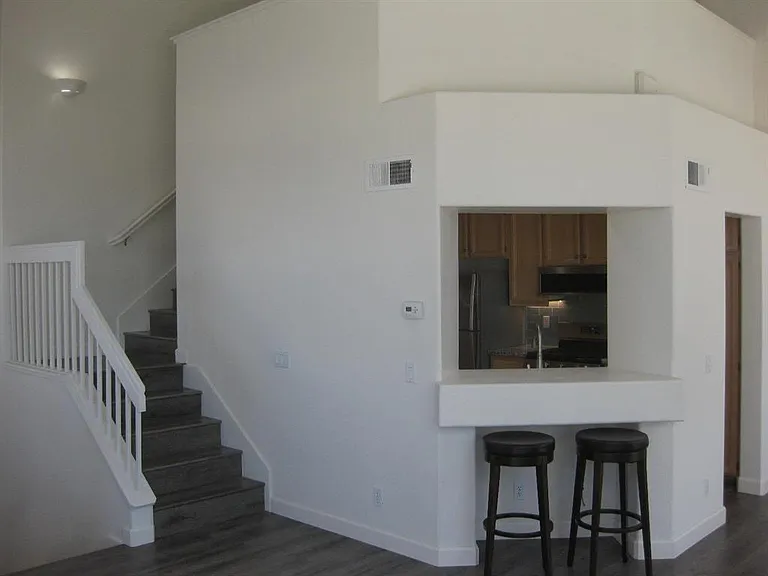 555 Shoal Cir — Photo 4
