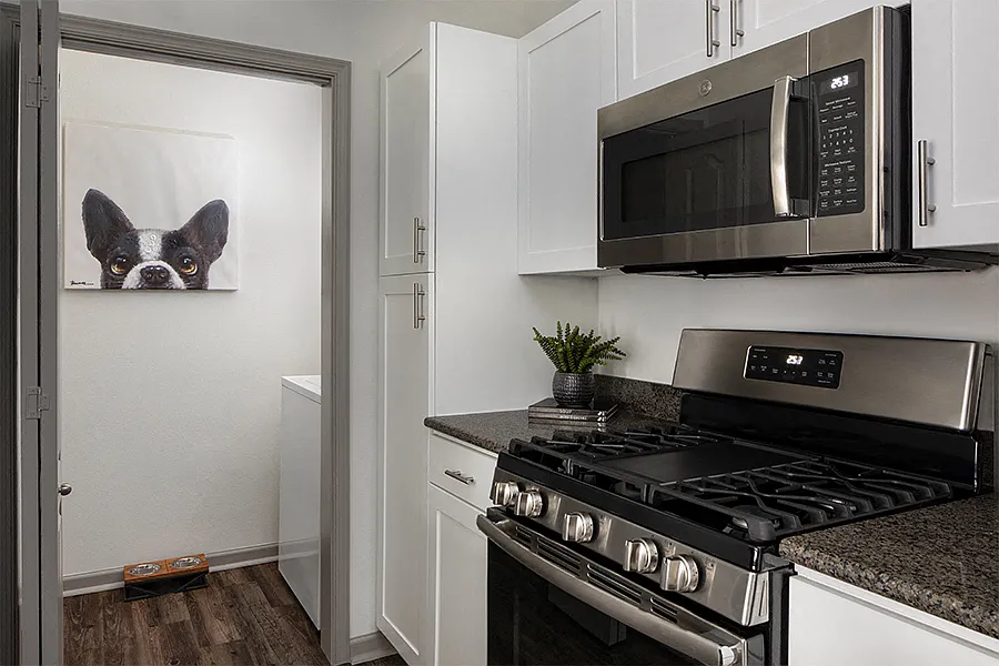 Highlands at Dearborn Apartments — Photo 3