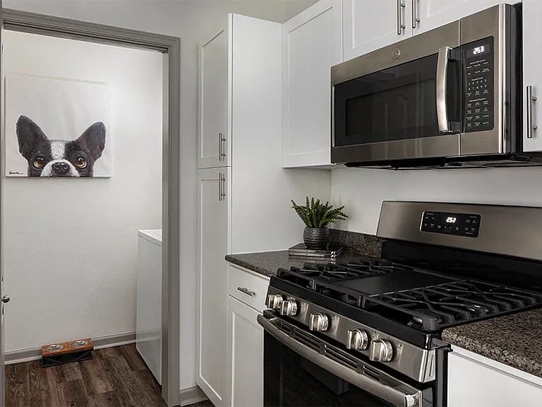 Highlands at Dearborn Apartments — Photo 3
