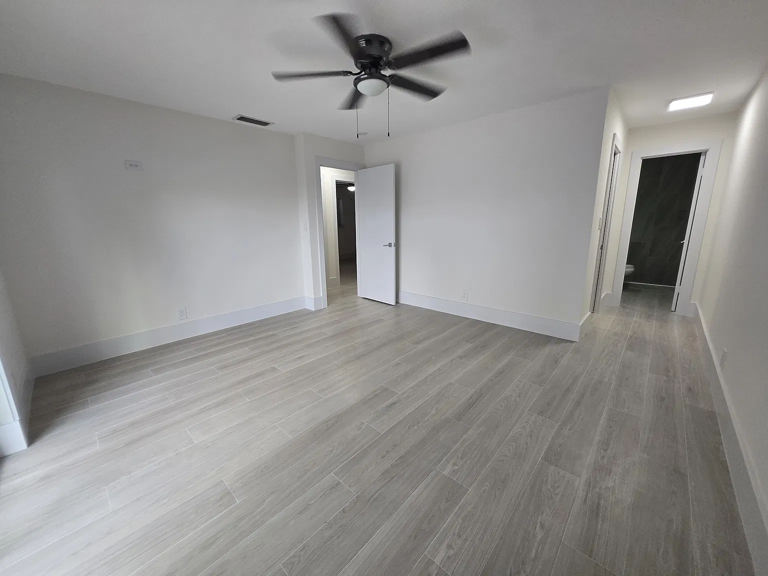 3 bed, 1421 sqft, $3,495 — Photo 4