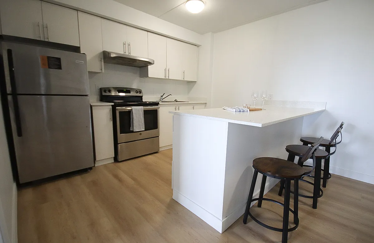 Building Photo - 50 University Ave E #VIEWINGS