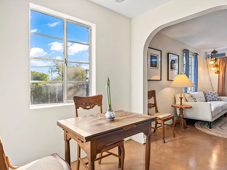 1805 E Copper St — Photo 11
