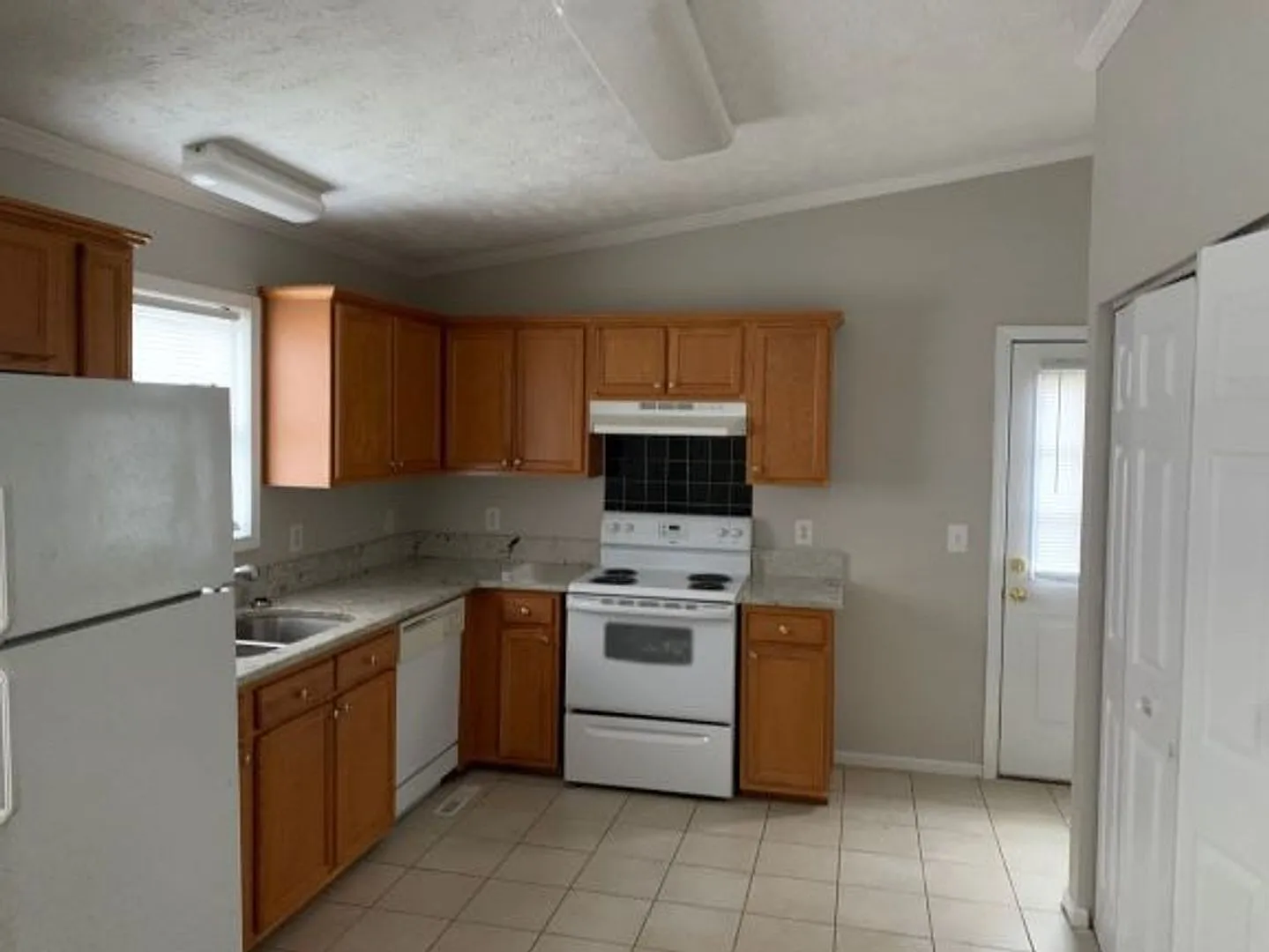 Lovely home in the Haymount Area - Available 9/15/2023 — Photo 3