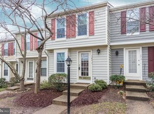 1671 Fieldthorn Dr, Reston, VA 20194