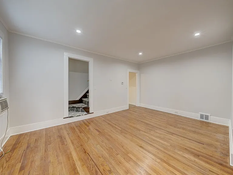 144 Liberty St #LEFT SIDE — Photo 17