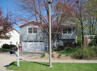 419 Jade Dr, Lansing, MI