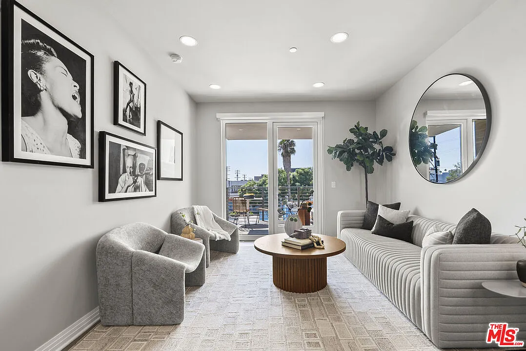 1 bed, 1.0 bath, 696 sqft, $3,495 — Photo 3