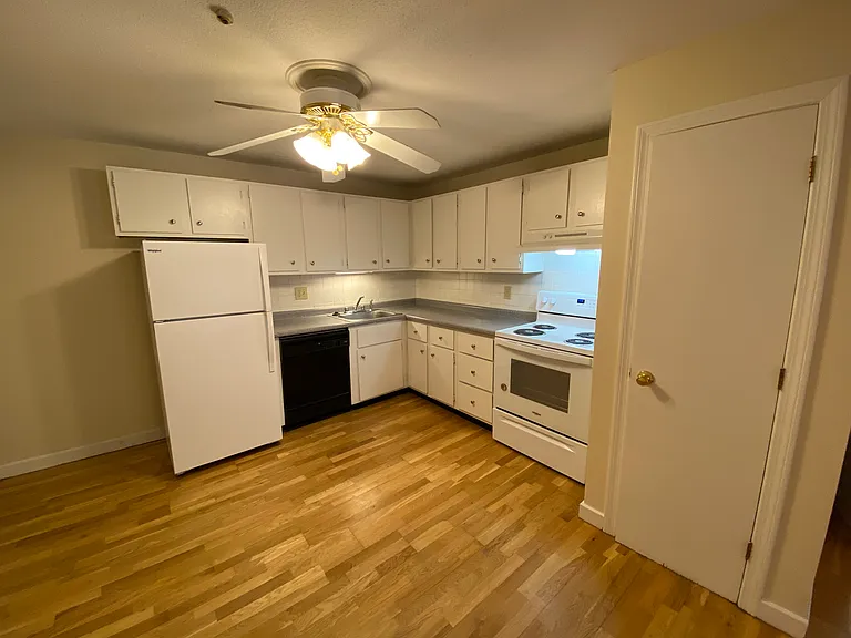 Eastern Trails Apartments and Storage — Photo 28