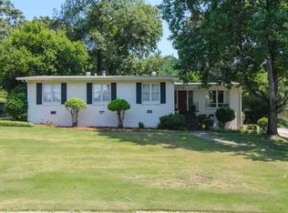 1304 Round Hill Rd, Vestavia Hills, AL 35216