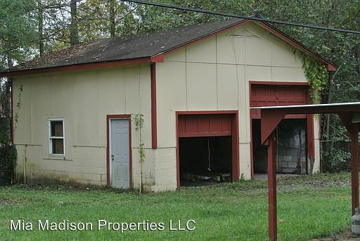 2nd image of 124 Chatham Villa Dr