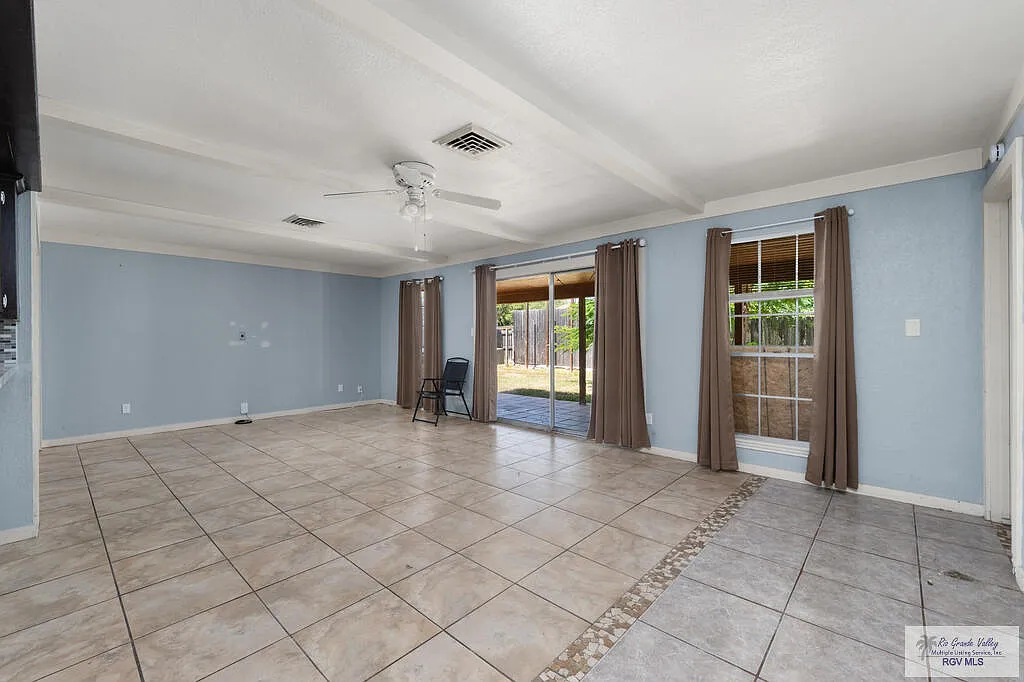 4 bed, 3.0 bath, 2251 sqft, $1,850 — Photo 3