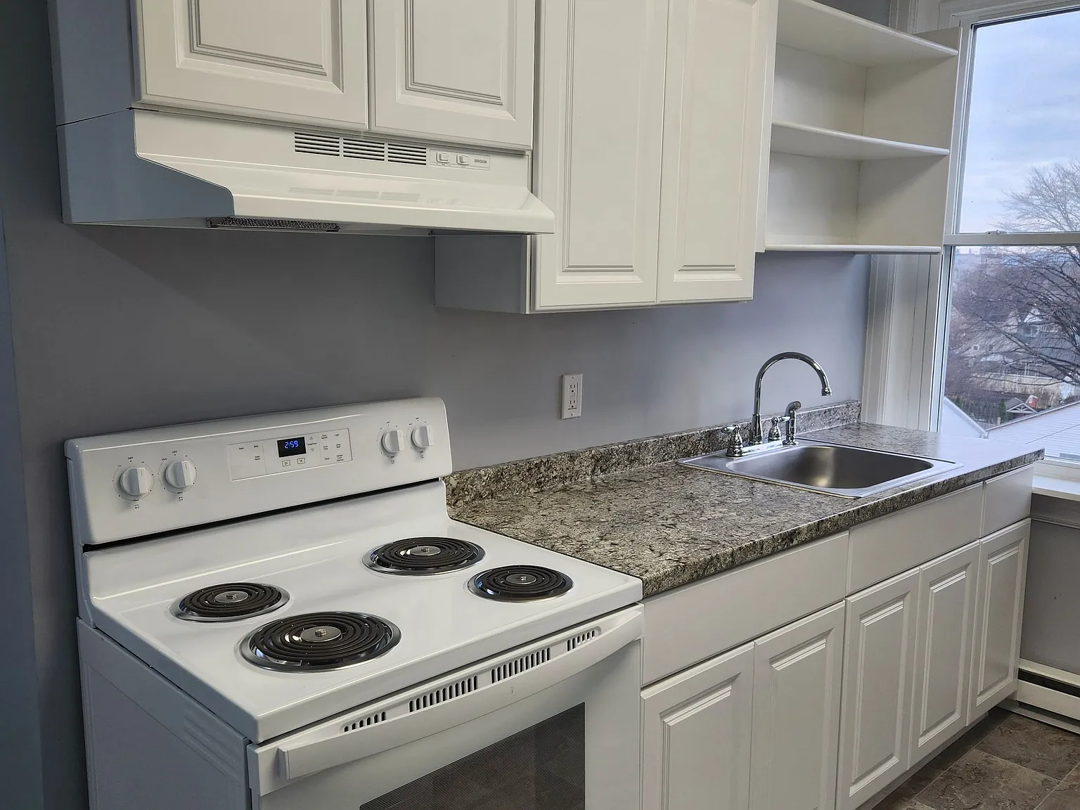 1 bed, 700 sqft, $1,100 — Photo 3