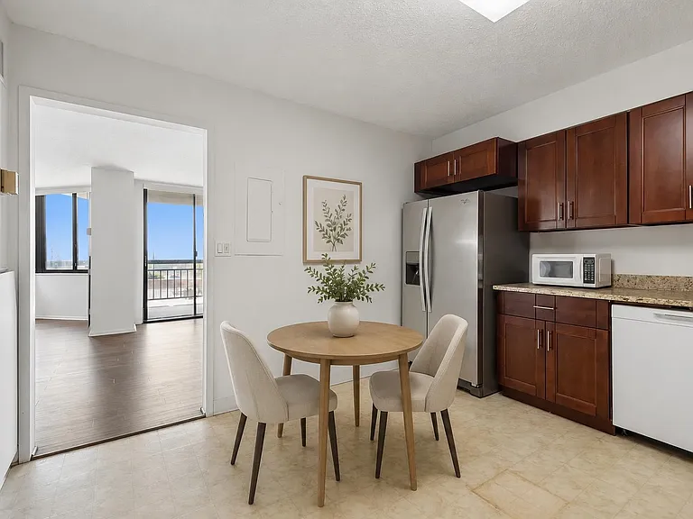 226 Harmon Cove Tower #226 — Photo 9