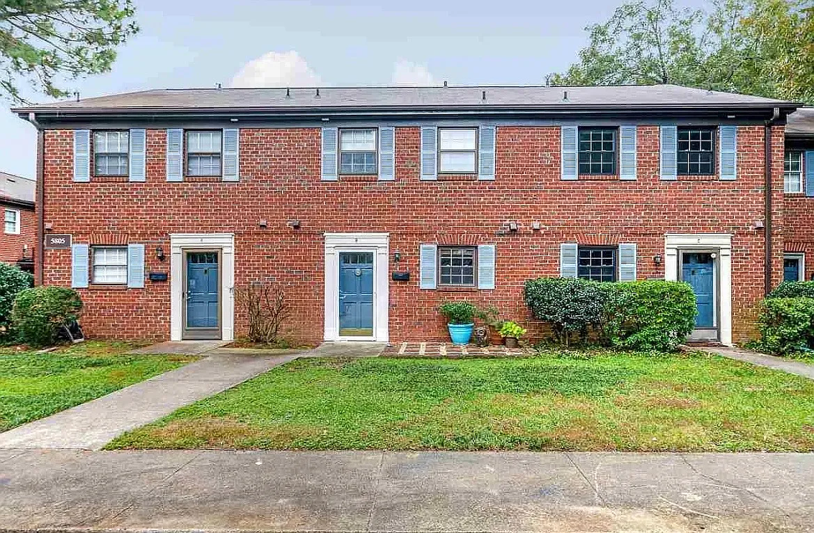 2 bed, 2.5 bath, 1262 sqft, $1,900 — Photo 1