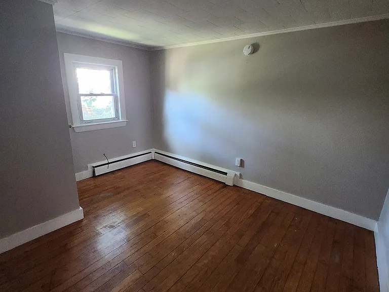 12 Heaton St #A — Photo 6