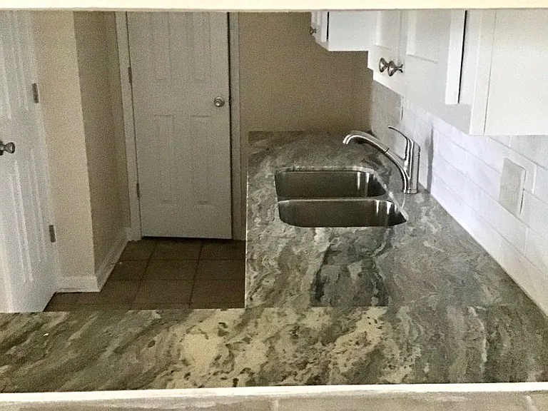2132 Gardere Ln — Photo 9
