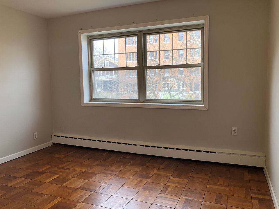 2nd image of 37 Duncan Ave #17Q