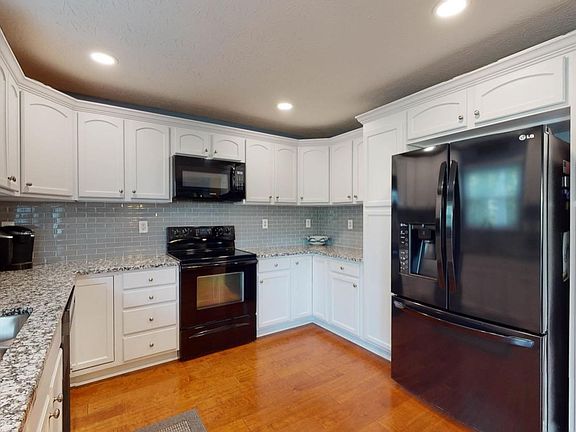 2nd image of 2679 Leslie Lee Ct