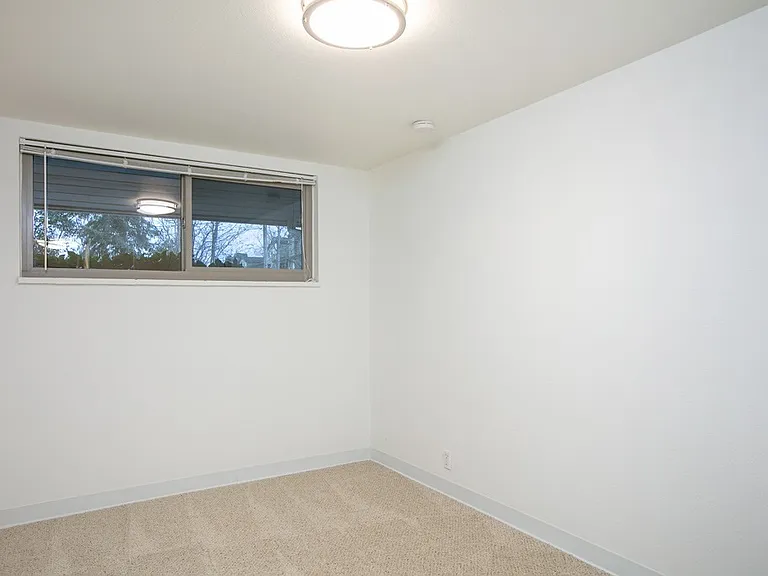 Pacific Ridge Apartments — Photo 15
