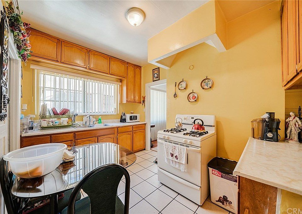 1st image of 1019 W 60th Pl