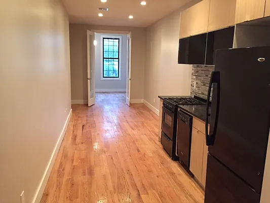 Rented by Premier Metro Realty Corp | media 23