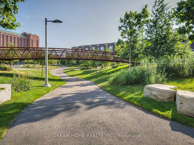 151 Village Green Sq #1910 — Photo 14