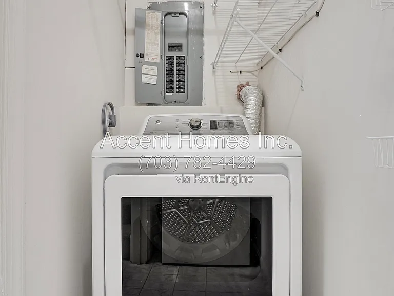 21217 Millwood Sq — Photo 48