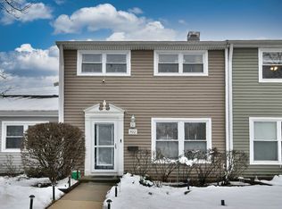 802 Mansfield Ct, Schaumburg, IL